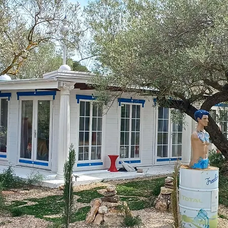 Art Claudia Farm stay *
